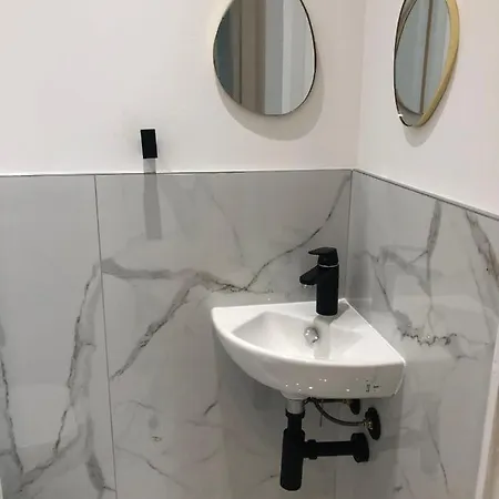 Appartement Contemporain A Avec Terrasse Et Parking - 35 M²